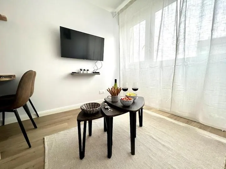 City Center Nest - Private Flats Annemasse Apartment